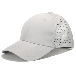 Casquette de baseball bordeaux de performance en gros, avec ventilation découpée au laser, 6 panneaux, légère, séchage rapide, pour le sport, personnalisable - Product Image 4