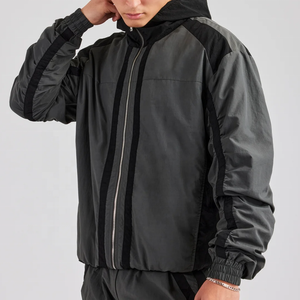 Conjunto de Chándal Cortavientos Personalizado, Chaqueta Ligera con Cierre y Pantalones Jogger, Ropa Deportiva de Dos Piezas Personalizada al por Mayor - Product Image 5