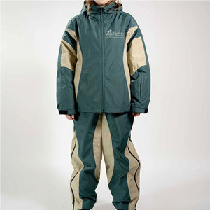 Nuevo Chándal Deportivo con Bloques de Color a la Moda, Diseño Elegante, Ajuste Cómodo, Hecho en Pakistán - Product Image 1
