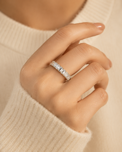 แหวนแต่งงานแบบเต็มวง ประดับมอสซาไนต์ทรงเหลี่ยมมรกต ทอง 14K หรูหรา ขายส่ง รับผลิตตามแบบ OEM ODM - Product Image 5