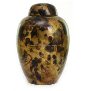 Urnas de cremación de latón de cúpula superior de alta calidad con diseño de flores Urnas funerarias de metal con acabado verde claro para cenizas humanas - Product Image 4