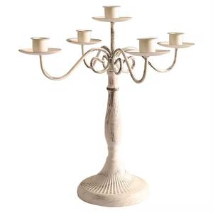 Candelabro Cuadrado de Metal Blanco Envejecido de Estilo Vintage, 5 Brazos, Portavelas Rústico, Centro de Mesa Antiguo para Cumpleaños y Bodas - Product Image 1