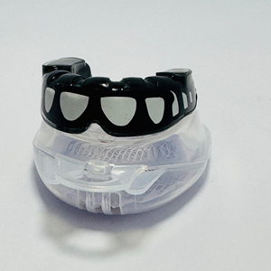 Protector Bucal Deportivo Negro Transparente 2026 Harry Johnson Production con Estuche Protector para Atletas - Product Image 4