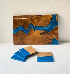 Planche à découper et à servir en bois naturel et résine, avec sous-verres en résine époxy, idéale pour charcuterie et fromages, cadeaux et artisanat – Prix usine - Product Image 1