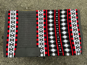 Couverture de selle de luxe faite à la main pour concours de maniabilité et activités d'équitation tout-terrain, disponible dans le monde entier - Product Image 3