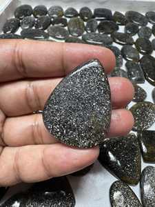 Cabochon de pierre de soleil noire naturelle de qualité supérieure, taillé à la main en magnésia, pierre précieuse brute pour la fabrication de bijoux de guérison - Product Image 2