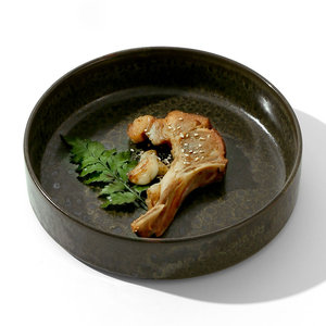 DXC Fábrica al por mayor Restaurante japonés Catering Platos de sopa de porcelana verde Plato de cena profundo de cerámica redonda - Product Image 1