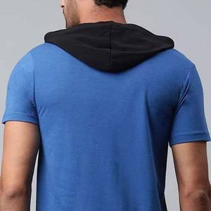 เสื้อยืดแขนสั้นมีฮู้ดทรงเข้ารูปสำหรับผู้ชาย ผ้าถักสีตัดต่อ สวมใส่สบาย ระบายอากาศได้ดี เหมาะสำหรับฤดูร้อน - Product Image 5