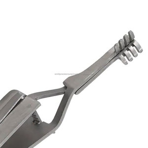 เครื่องมือผ่าตัดแบบมีดามยึดตัวเอง Holzheimer Manual Retractor ขนาด 4 นิ้ว 4x4 ปลายแหลมและปลายทู่ สำหรับจัดการเนื้อเยื่อและบาดแผล ใช้ในศัลยกรรมทั่วไป - Product Image 4