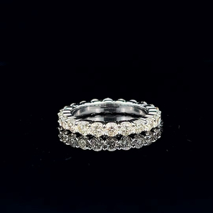 Anillo de Eternidad de Plata de Ley 925 con Diamantes Cultivados en Laboratorio Certificados por IGI, Diseño de Piedras Completas, Acabado Liso, para Mujer, Uso Diario - Product Image 1