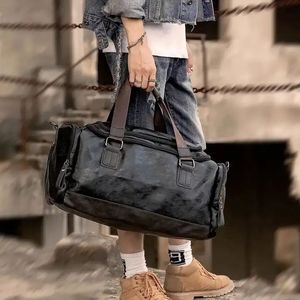 Bolsa de Viaje de Cuero Genuino con Ribete Marrón y Correas Ajustables, Duradera y a la Moda - Product Image 6