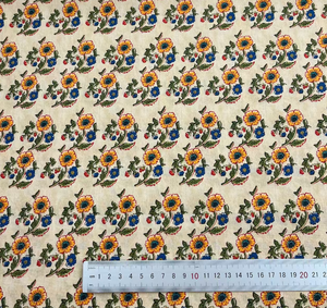 Tissu en voile de coton imprimé à la main en Inde, motif floral, textile tissé pour robe, kaftan, chemise, décoration intérieure - Product Image 4