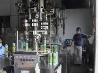 Agente de liberación rápida en espray de liberación de molde de silicona de grado profesional para inyección de aceite de silicona Modling de plástico y caucho