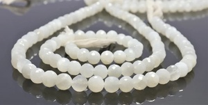 Perles de pierre de lune blanche naturelle facettées 7-8mm, perles de pierres précieuses en vrac pour la fabrication de bijoux, vente en gros, Lakshya Enterprises, tiers - Product Image 5