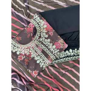 Ensemble de costume fantaisie pour femmes avec impression numérique et broderie - Product Image 6