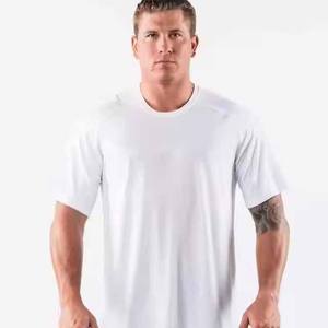 เสื้อยืดออกกำลังกายแขนสั้นพรีเมียมสำหรับผู้ชาย ระบายอากาศได้ดี เสื้อผ้ากีฬาฟิตเนส แห้งเร็ว เหมาะสำหรับการฝึกซ้อม รับผลิตแบบ OEM ขายส่ง - Product Image 5