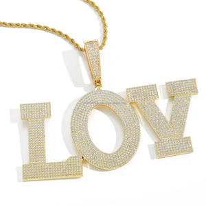 Trendige Moissanit-Diamant LOV Namensanhänger-Halskette mit Goldton-Finish, Iced-Out Buchstaben-Schmuck für Hip-Hop-Modehändler - Product Image 1