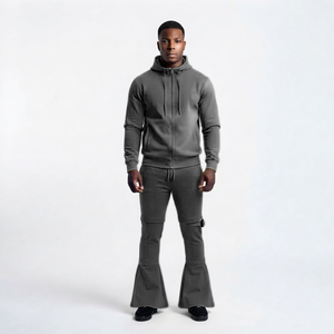 Nuevo Conjunto Deportivo Slim Fit de Estilo Moderno, Sudadera con Capucha y Pantalones Acampanados, Diseño de Invierno, Hecho en Pakistán - Product Image 4