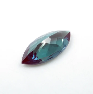 Pierre précieuse Alexandrite de laboratoire de 2 carats, taille marquise à changement de couleur (13x6x3.5MM) - Product Image 6
