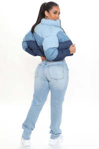 Wholesale <b>Women</b>’s Color Contrast Puffer Jacket Custom Wear Windproof Zipper Closure Side Pockets <b>Women's</b> Premium <b>Coat</b> For <b>Winter</b> - Product Image 5