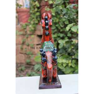 Décoration et accessoires uniques de table d'art de cheval sculpté en bois peint à la main - Product Image 1