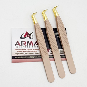 Pinzas Profesionales para Extensión de Pestañas de 90 Grados con Punta Dorada de 24K, Pinzas Sostenibles para Extensión de Pestañas con Marca Privada - Product Image 3