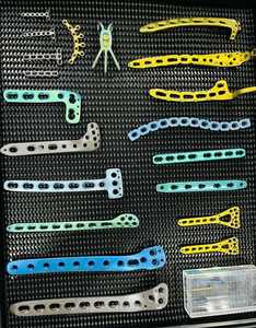 Kit Veterinario Ortopédico de Acero Inoxidable al por Mayor: Juego de Instrumentos e Implantes con Tornillos y Placas de Bloqueo de 2.4, 2.7 y 3.5 mm - Product Image 3