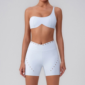 Ensemble de yoga pour femmes de haute qualité, soutien-gorge de sport extensible dans quatre directions et leggings courts avec logo avant pour la remise en forme, la salle de sport et les activités de plein air - Product Image 5