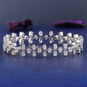 Pulsera de Oro Blanco de 14K con Engaste de Garras, 7.55 CT, Ovalada, Cultivada en Laboratorio, Tipo Racimo de Vid, con Certificado IGI, Ideal para Regalo - Product Image 3