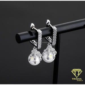 Boucles d'oreilles pendantes en argent sterling 925 avec diamants de laboratoire et perles, design texturé, bijoux de luxe pour les détaillants - Product Image 5