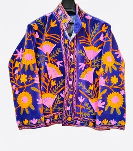 Veste en velours brodée Suzani, style bohème chic, faite à la main, florale, écologique, 100% coton, style vintage - Product Image 1