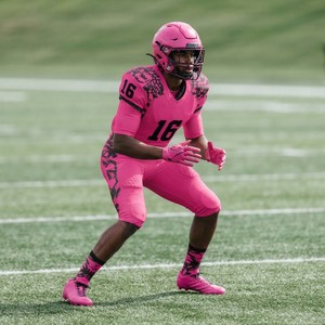 Uniforme de football américain personnalisé, maillot rose sublimé, pantalon, casque, gants, crampons, polyester respirant, adulte homme - Product Image 5
