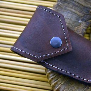 Couteau de chasse en acier inoxydable à pointe tombante avec manche en bois et étui en cuir, design avec bouton de réglage au pouce, pour usage extérieur - Product Image 6