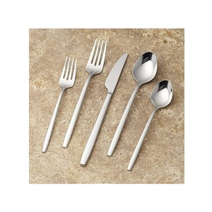 Couverts en métal : l'allié de la harmonie pour des dîners distingués, conçu pour inspirer de magnifiques arrangements de table et des célébrations familiales. - Product Image 5