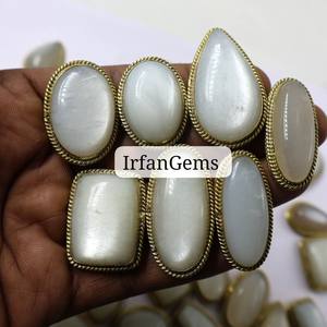 Colgante de Piedra Lunar 100% Natural con Ranura, Piedra Lunar de Alta Calidad con Ranura de Latón, Precio al por Mayor, Lote de Colgantes de Piedra Lunar para Macramé, Cristal - Product Image 3