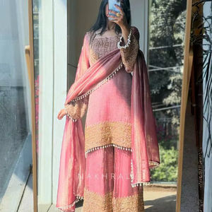 Traje indio étnico de seda gruesa cosida, de secado rápido, estilo moderno, para mujer, Kurta/Palazzo, para bodas y fiestas. - Product Image 2