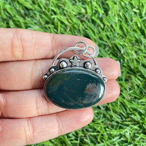 Colgante de Plata de Ley 925, colgante de piedras preciosas de sangre, joyería de piedras preciosas de plata hecha a mano, colgante de piedra de sangre para ella - Product Image 3