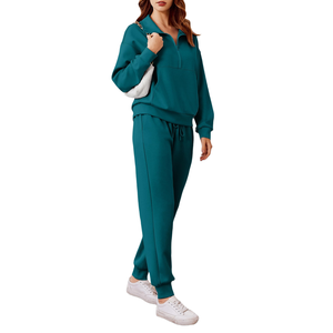 Ensemble de survêtement athlétique pour femme : sweat à capuche et pantalon assortis, confortable pour l'entraînement, la course et l'exercice, 100 % coton court - Product Image 3