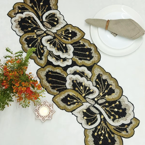 Elegante Camino de Mesa Artesanal con Cuentas, Mantel de Algodón de Lujo Estilo Boho para Decoración de Comedor, Ideal para Navidad y Fiestas - Product Image 1