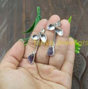 Boucles d'oreilles clous en améthyste brute, boucles d'oreilles clous en argent sterling 925, clous d'oreilles pour femmes, boucles d'oreilles en pierre violette par le fabricant - Product Image 4