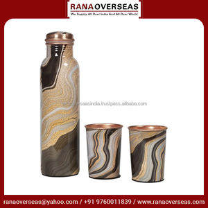 Botella de cobre de diseño elegante de alta calidad y juego de regalo de 2 vidrios perfecto para beneficios de salud ayurvédica en una amplia gama de estilos - Product Image 3