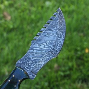 Couteau de chasse et de survie à lame fixe Edge Master, fabriqué à la main en acier Damas, avec manche en résine, 4 mm, OEM - Product Image 4