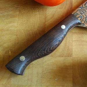 Cuchillo de Chef Personalizado Hecho a Mano con Patrón de Damasco de Cobre y Mango Ergonómico de Madera, Herramienta de Corte de Cocina de Alto Rendimiento - Product Image 4