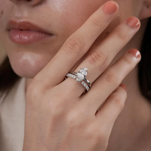 Bague de fiançailles en diamant de laboratoire taille marquise avec alliance assortie en diamant, ensemble de mariage en diamant de laboratoire certifié IGI - Product Image 2