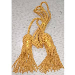 Aiguillette britannique en soie jaune avec pompon, cordon tressé en Mylar, mélange de coton et de matériaux avec embout en laiton pour uniformes, robes ou sacs - Product Image 1