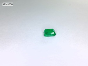 มรกตธรรมชาติ 100% จากแซมเบีย รูปทรงแปดเหลี่ยม 2.09 กะรัต พลอยแท้คุณภาพพรีเมียม ตัดเจียระไนอย่างแม่นยำ สำหรับเครื่องประดับสุดพิเศษ - Product Image 3