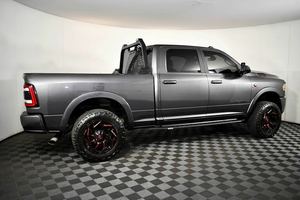 RA-AM 35-00 La-ra-mie Crew Cab 4WD 2022 Usada en Buen Estado - Product Image 2