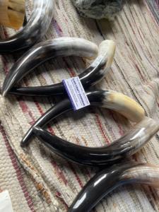 Paire de cornes de bison polies, décoration murale, design Art Déco, grande taille de 10 à 18 pouces, pour mariage, anniversaire - Product Image 4