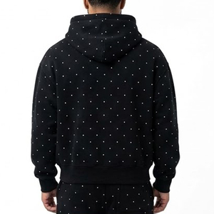 Nouveautés : Survêtement à capuche noir imprimé à pois pour homme avec logo personnalisé, manches longues, fermeture éclair, pantalon décontracté avec poches latérales, idéal pour l'automne - Product Image 4