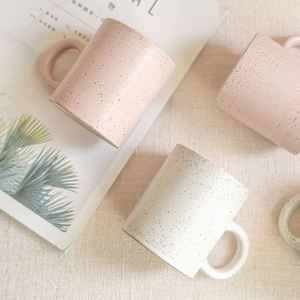 แก้วเซรามิคลายหมึกแบบมินิมอล สำหรับดื่มนม กาแฟ อาหารเช้า ใช้ได้ทั้งที่บ้านและที่ทำงาน - Product Image 1